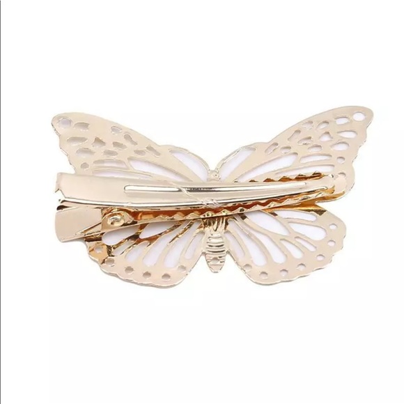 ⭐️The sweetest gold butterfly clips - Picture 3 of 4